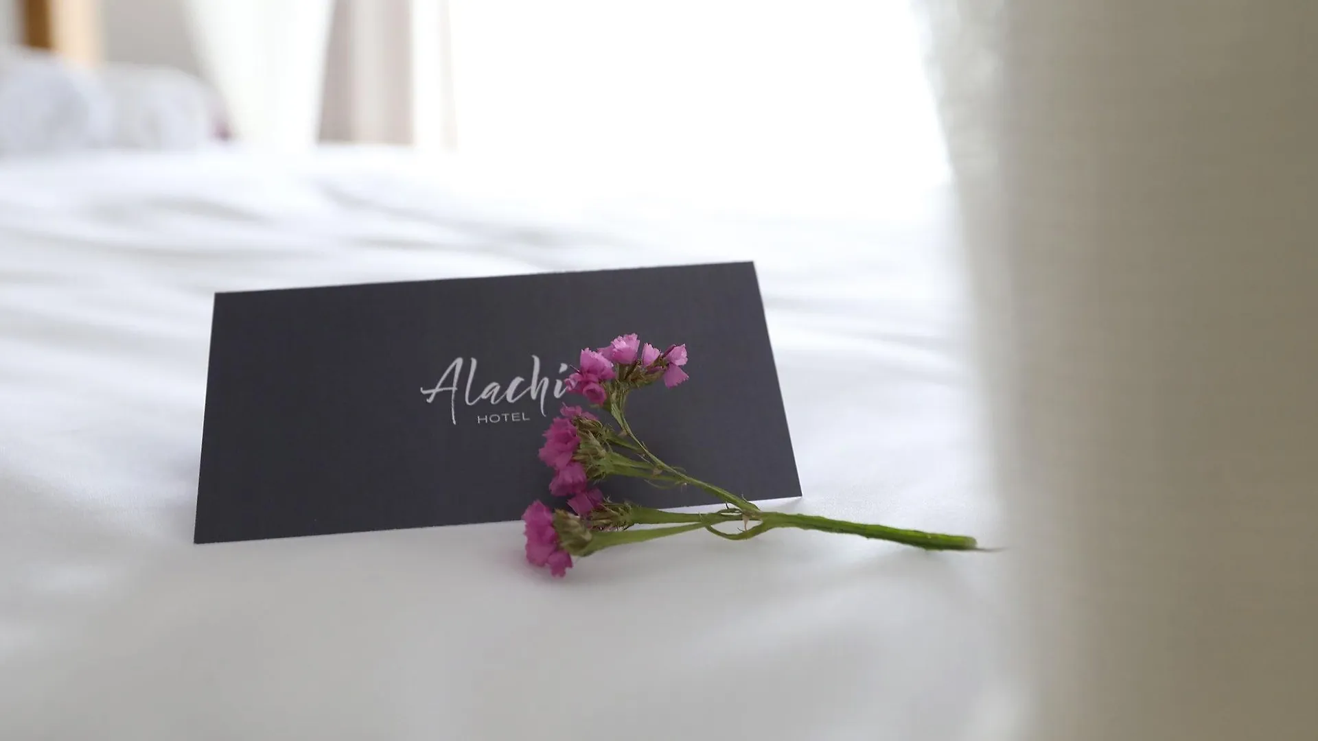 Alachi Hotel Алачати